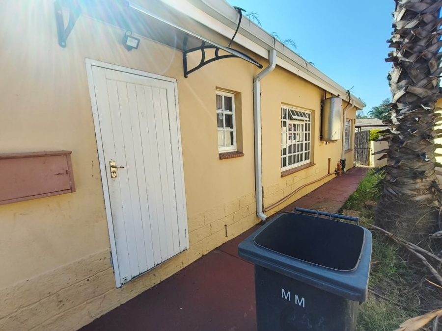 4 Bedroom Property for Sale in Geelhoutpark North West